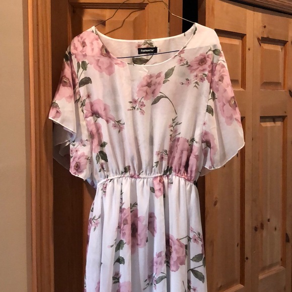 FashionMia Other - Very pretty floral dress size XXL